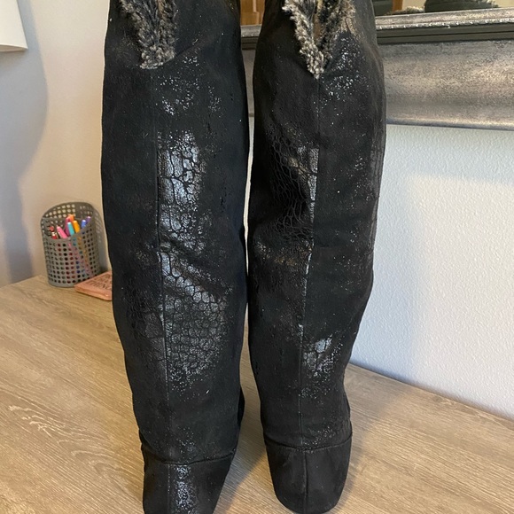 Report Black tall suede flat boot - Picture 3 of 7